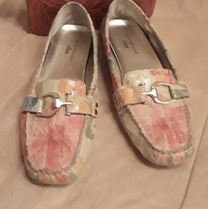 Womans Anne Klein shoes